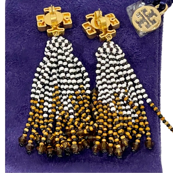 Tory Burch Roxanne Beaded Tassel Earring
Style #82680 - Picture 4 of 9